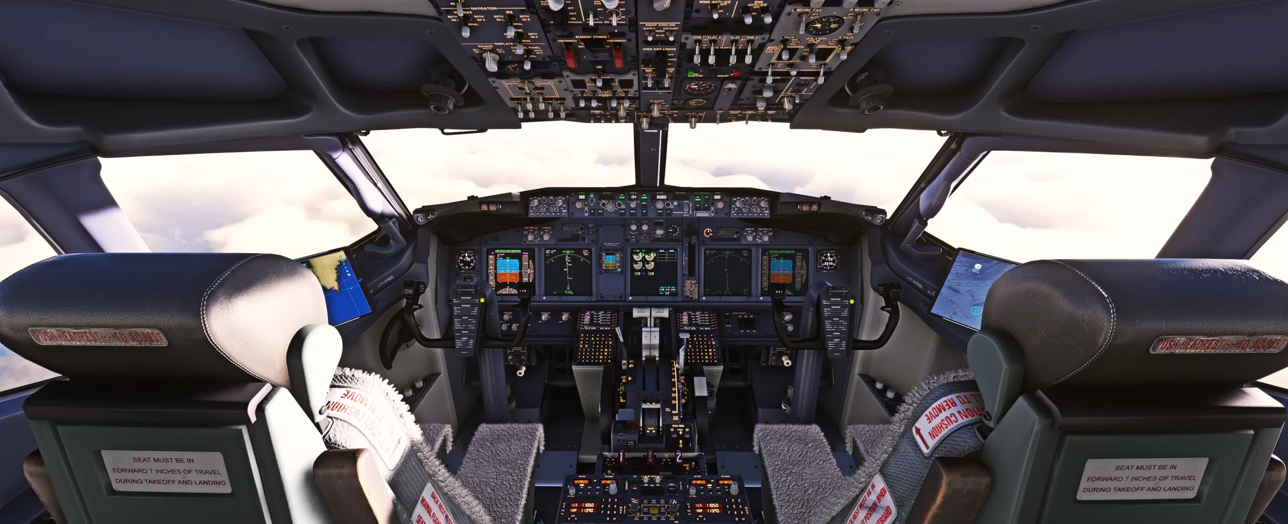 euroSKIES virtuelle Fluggesellschaft Boeing-Cockpit eines Mitglieds, das über den Wolken fliegt